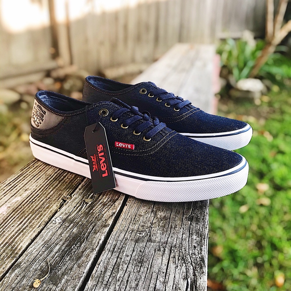 Levi’s denim shoes-black leather Levi patch